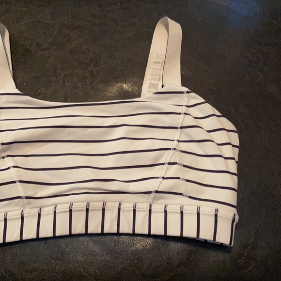 0721 Lululemon - Sports Bra - Picture 3 of 12